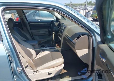 2008 Chrysler 300 Touring из США, поврежденный, VIN 2C3LA53G98H165993